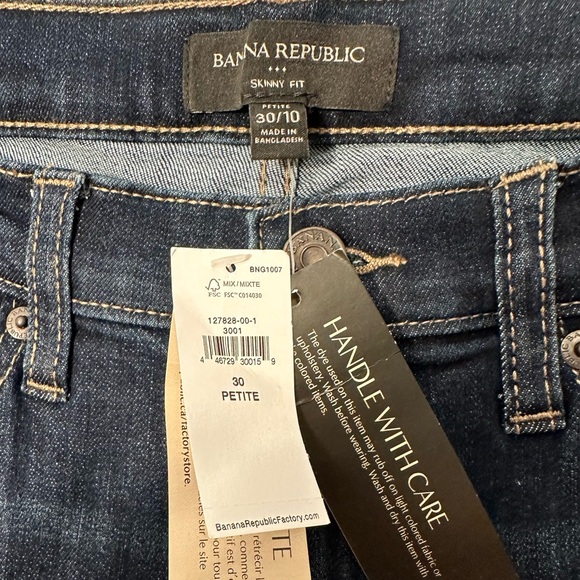 NWT Banana Republic High-Rise Skinny Jeans Size 30P in Dark Wash - Picture 2 of 3